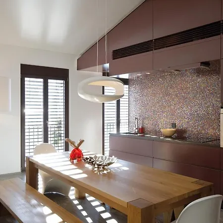 Apartment Seven